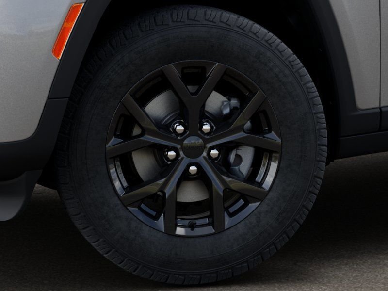 New 2026 Silver Zynith Exterior Paint Jeep Altitude image 8