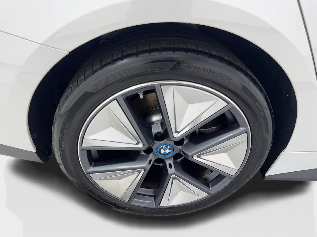 Used 2024 White BMW eDrive35 image 88