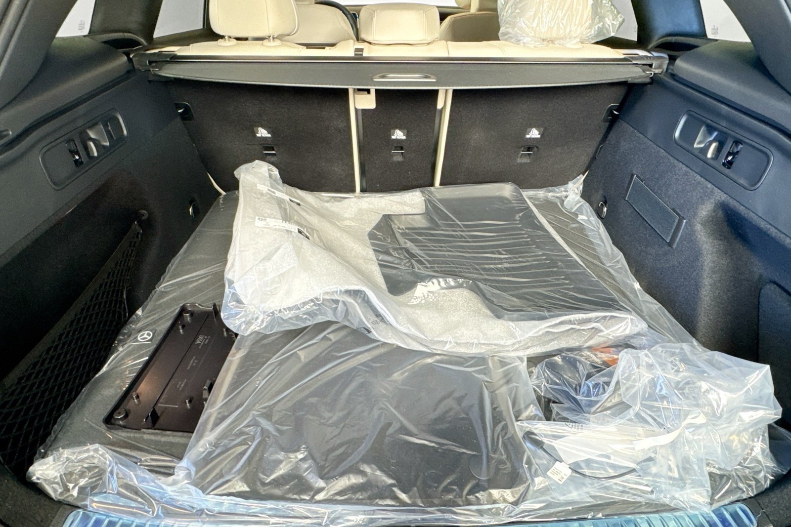 New 2026 Verde Silver Metallic Mercedes-Benz GLC 300 image 24