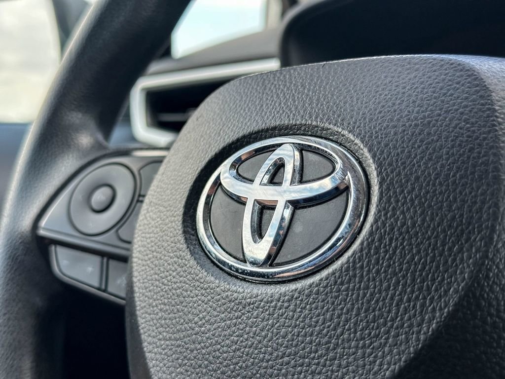 Certified Used 2025 Silver Toyota LE image 28