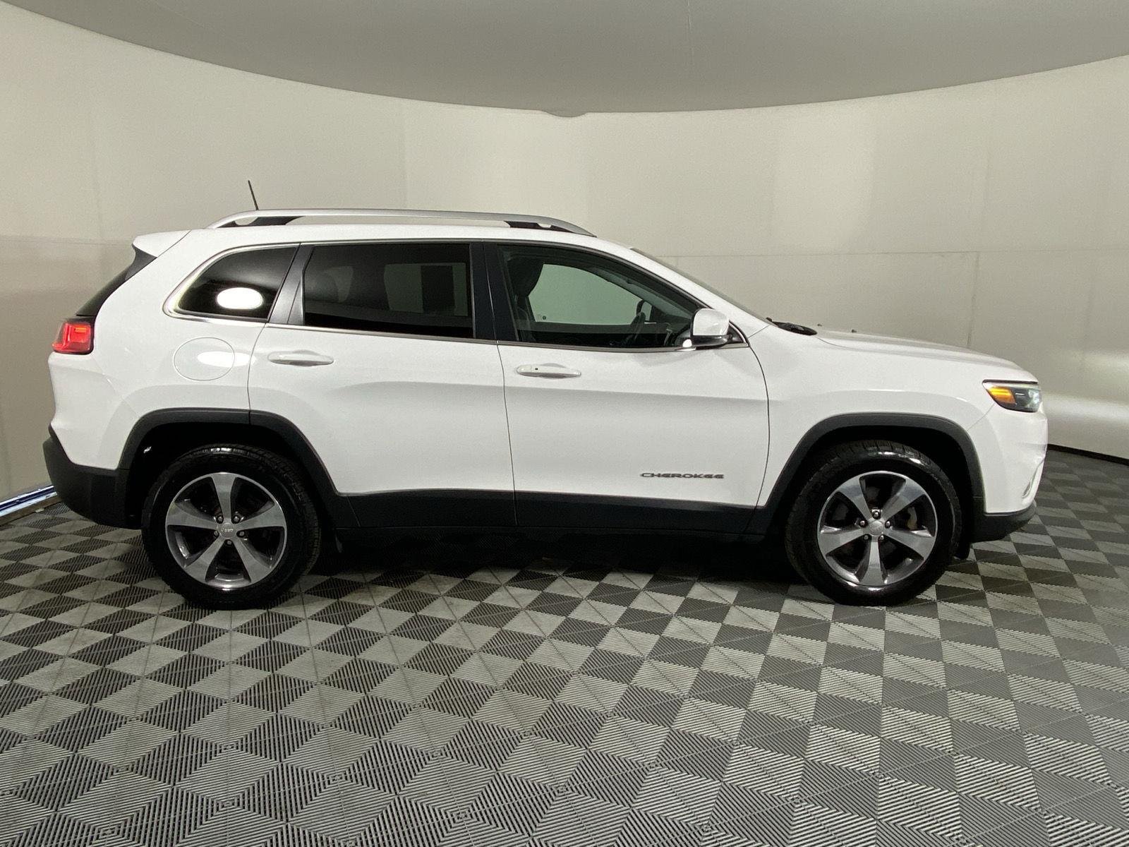 Used 2020 Bright White Clearcoat Jeep Limited image 10
