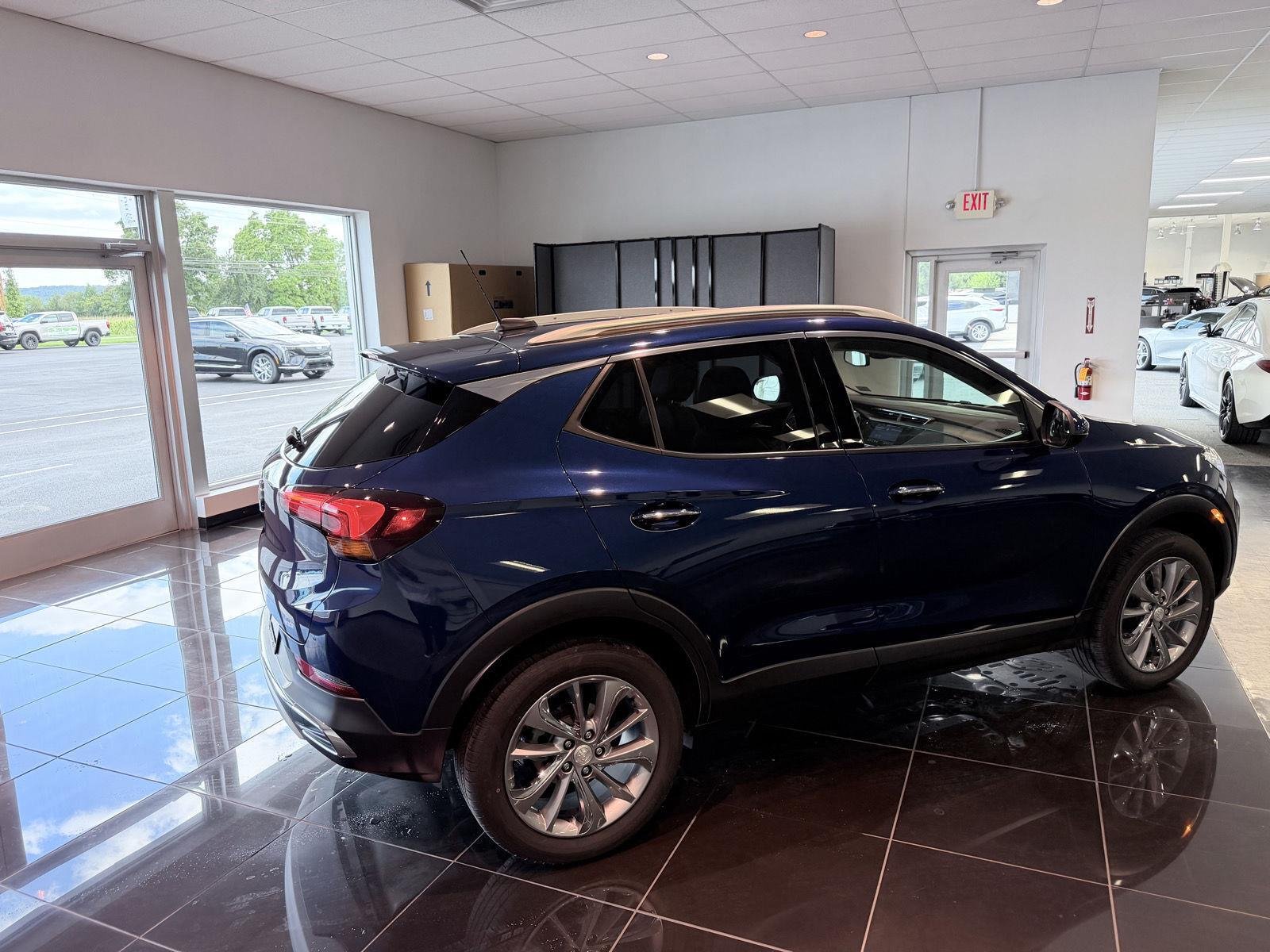 Used 2023 Sapphire Metallic Buick Essence image 10