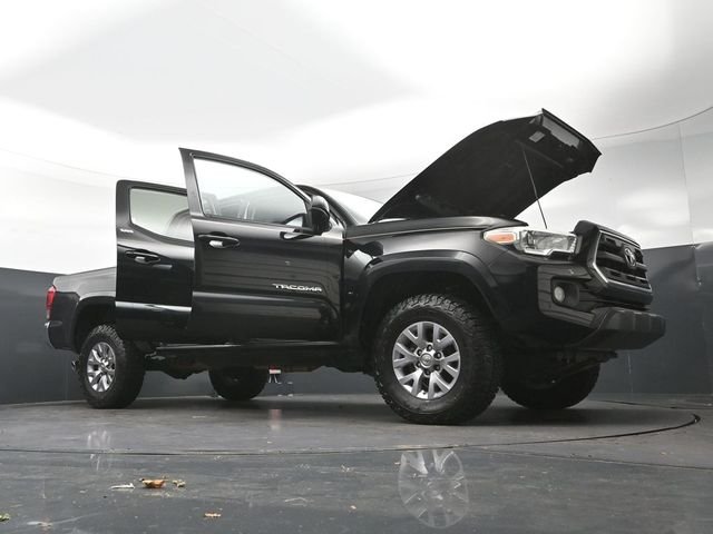 Used 2017 Black Toyota SR5 image 31