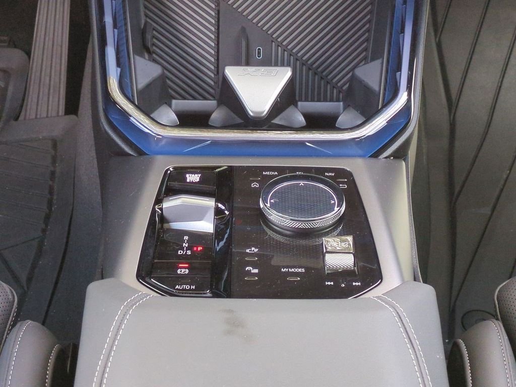 New 2026 Dark Graphite BMW 30 xDrive image 19