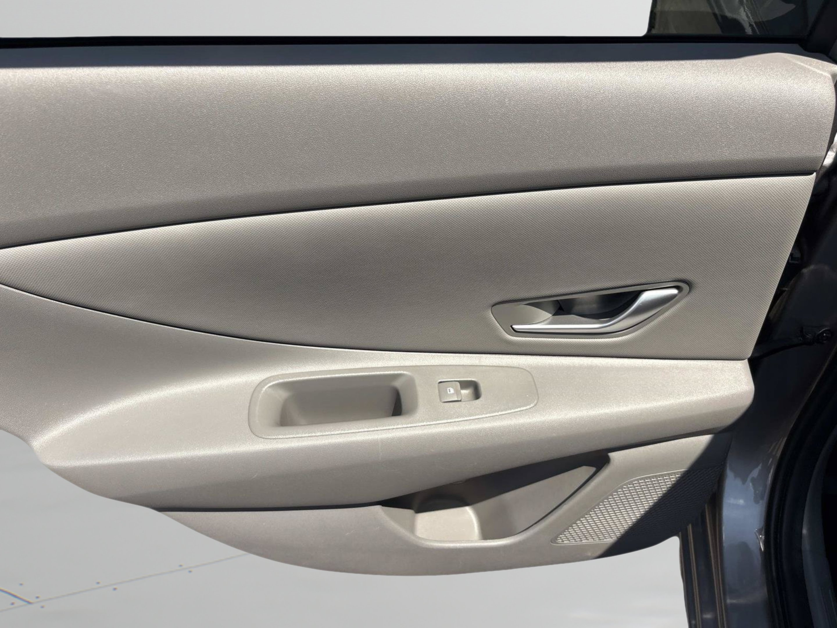 Used 2023 Fluid Metal Hyundai SEL image 14