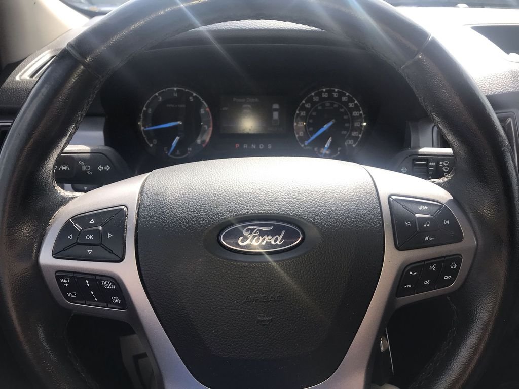 Used 2023 Silver Ford XLT image 14