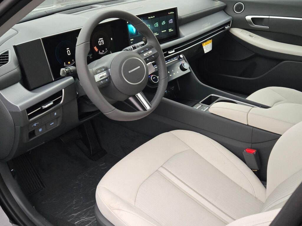 New 2026 Abyss Black Hyundai SEL Sport image 21