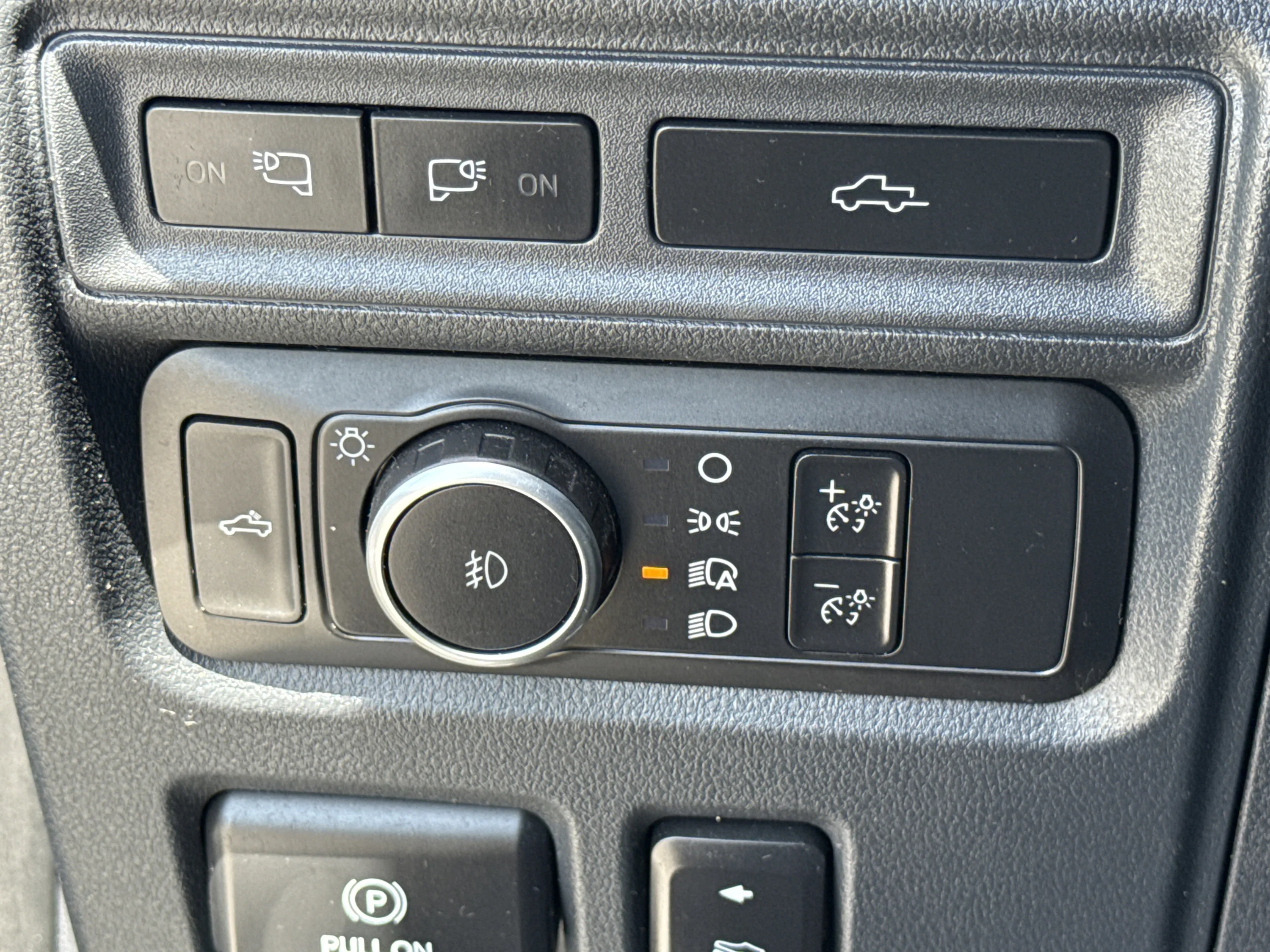 Used 2022 Agate Black Metallic Ford LARIAT image 36