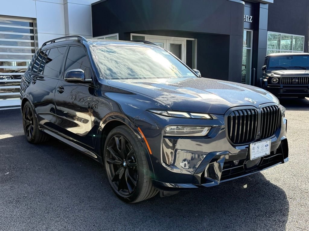 2025 BMW X7 xDrive40i's photo