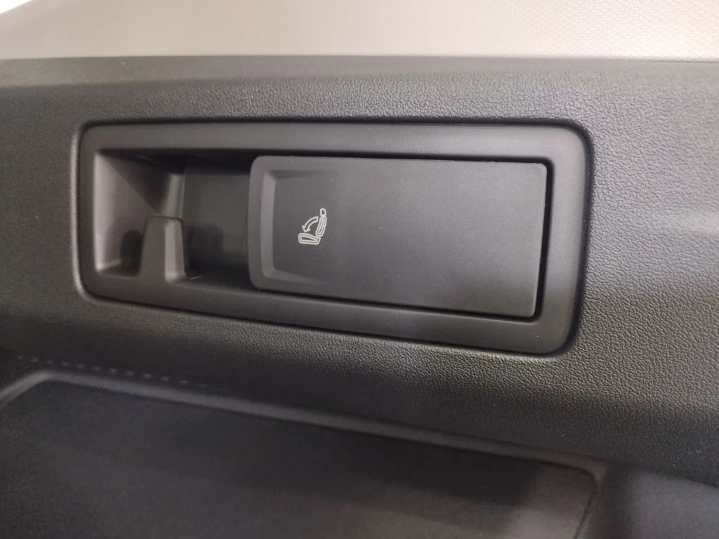 New 2026 Black Volkswagen SE image 17