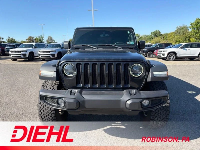 Used 2023 Black Jeep Sport image 3