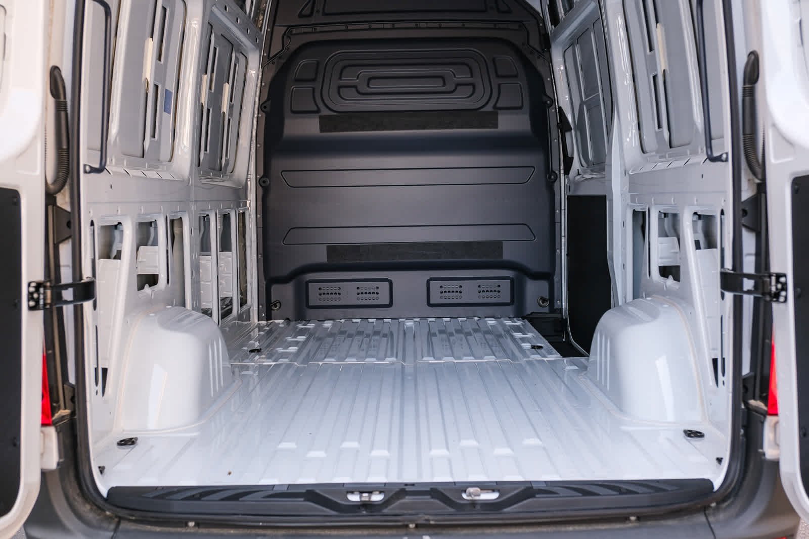 New 2025 Arctic+White Mercedes-Benz Cargo 144 WB  RWD 2.0L 4-Cylinder image 45