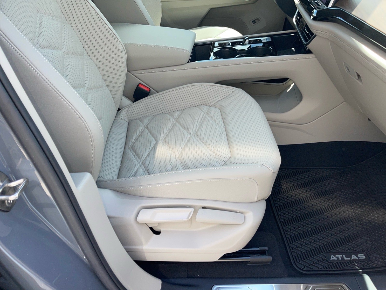 New 2026 Pure Gray Volkswagen SE image 18