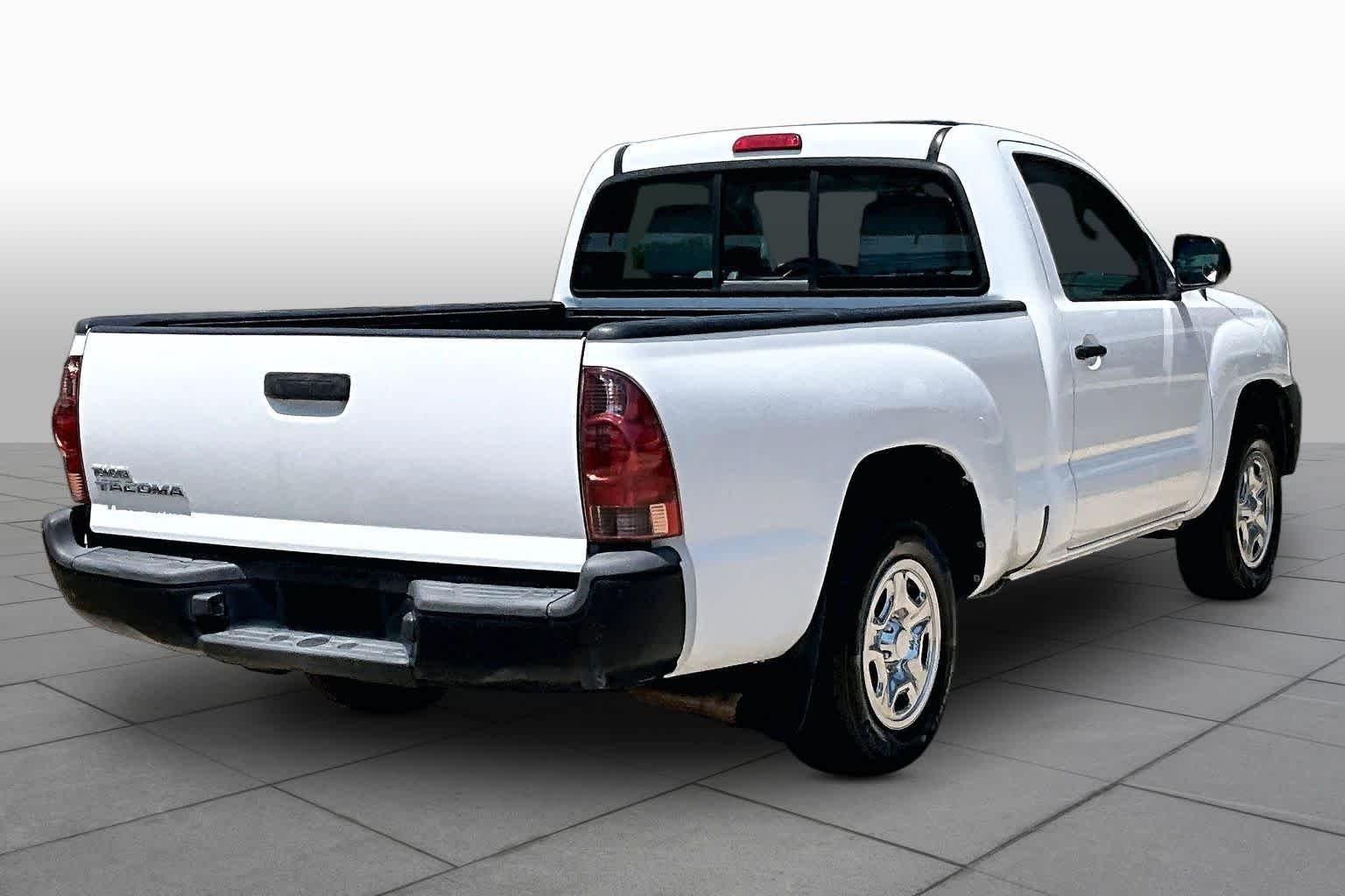 Used 2013 Super White Toyota  image 11