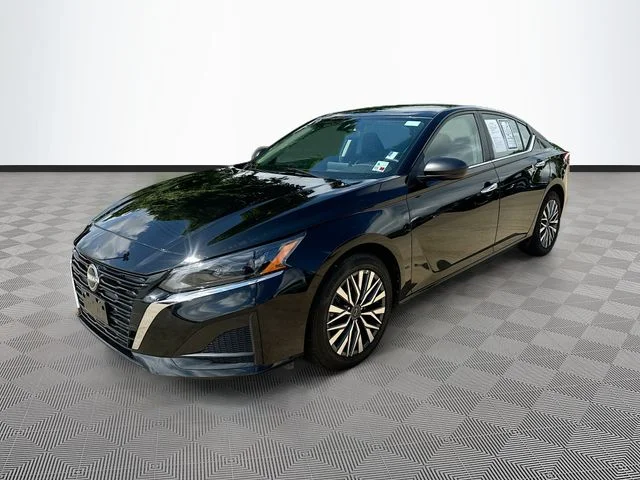 Used 2025 Black Nissan 2.5 SV image 3