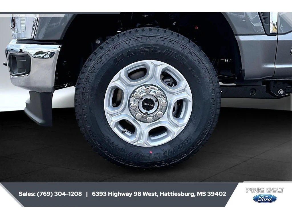 New 2026 Carbonized Gray Metallic Ford F-250® XLT image 7
