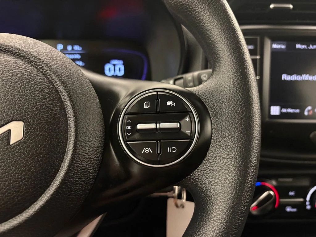 Used 2025 White Kia LX image 5