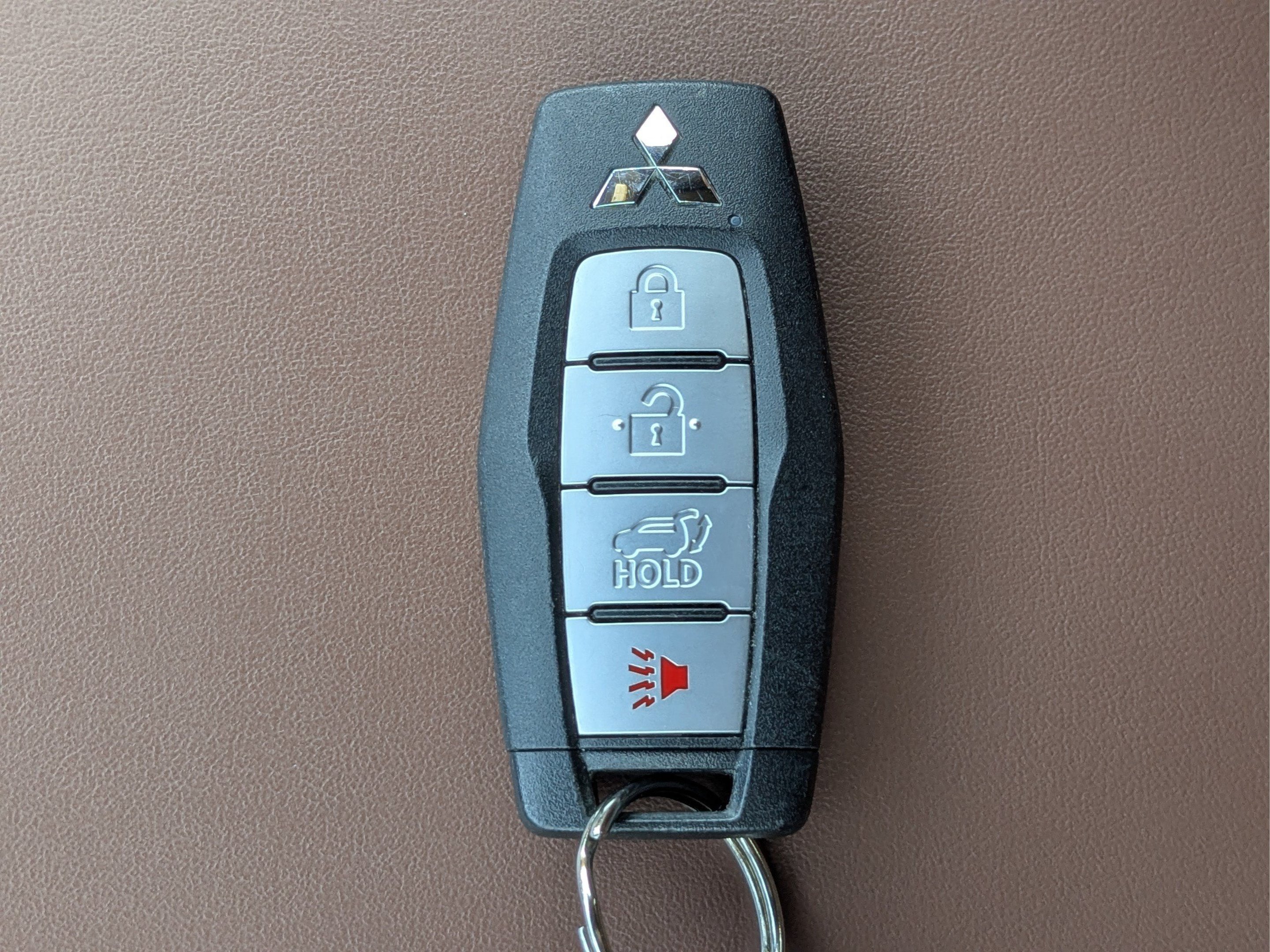 Used 2025 Moonstone Gray Metallic/Black Roof Mitsubishi SEL image 34