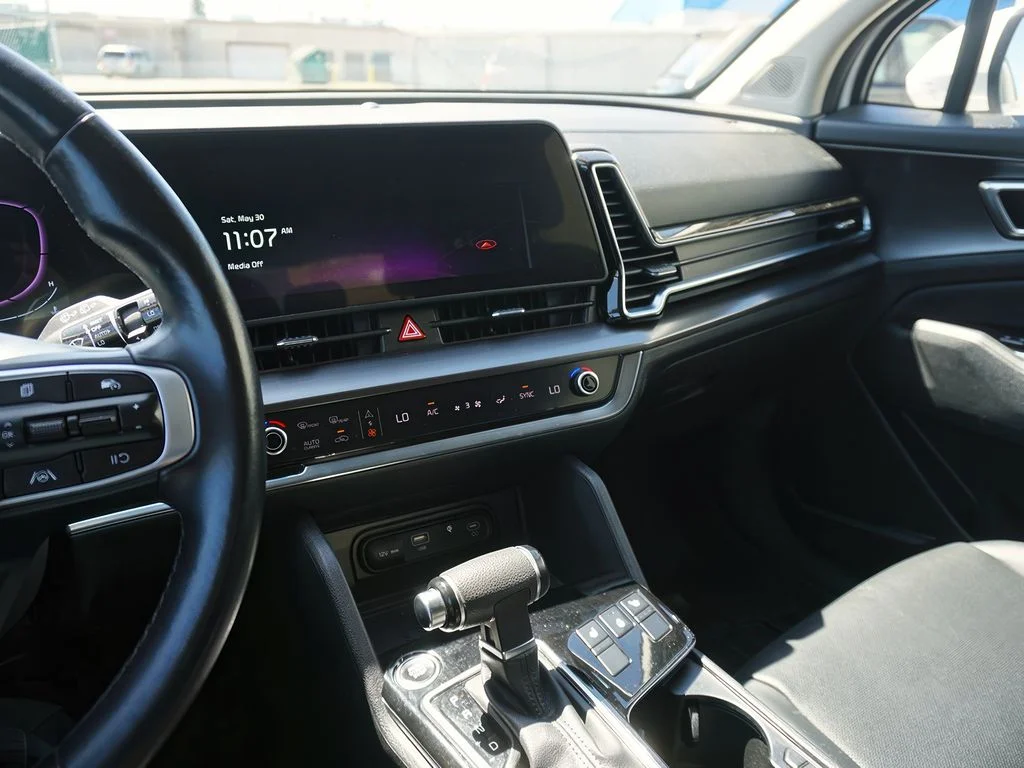 2023 Kia Sportage EX - Photo 21