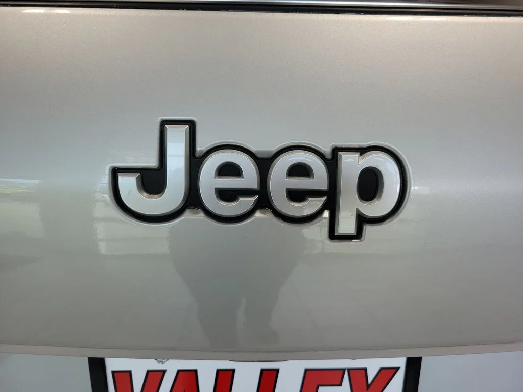 Used 2024 Silver Jeep Laredo image 13