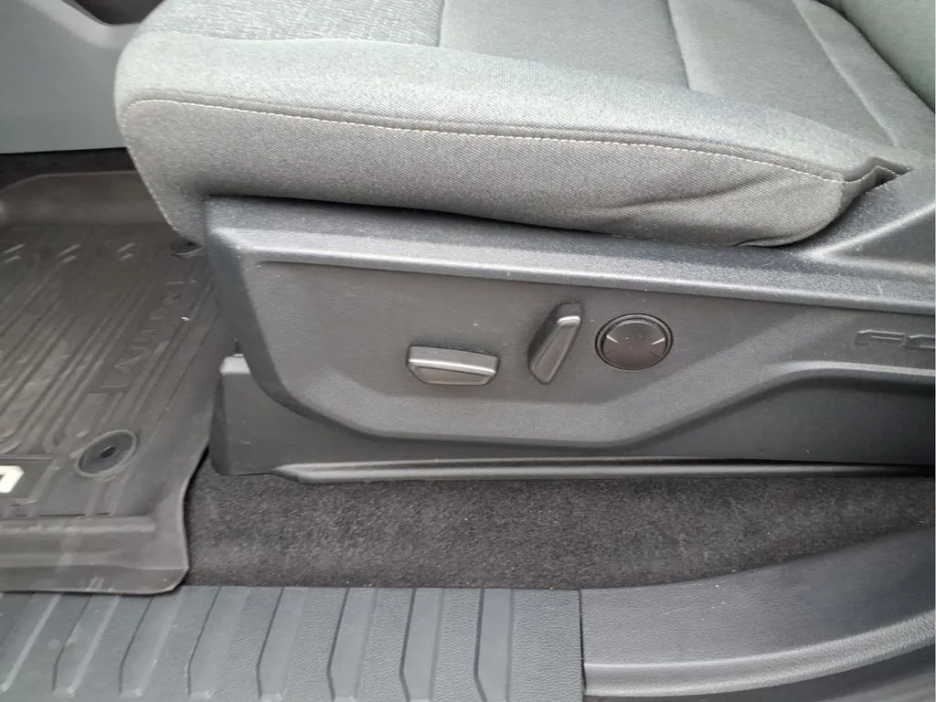 Used 2025 Blue Ford XLT image 20