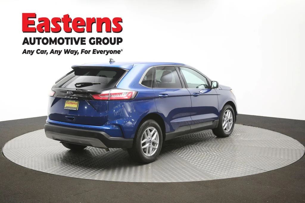 Used 2021 Blue Ford SEL image 39
