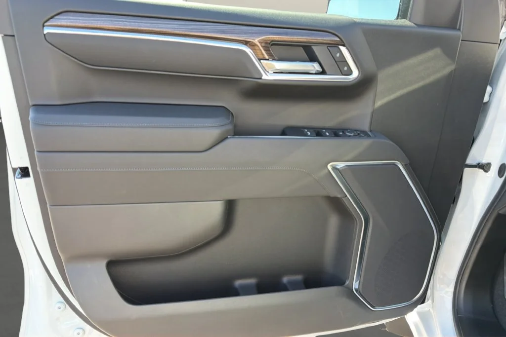New 2026 Summit White Chevrolet LT Trail Boss image 14