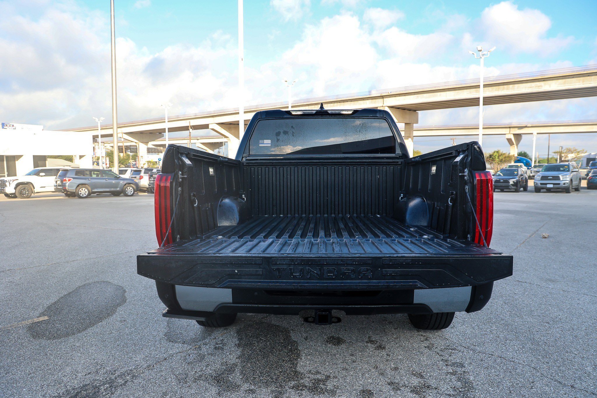 Used 2022 MIDNIGHT BLACK ME Toyota Limited image 11