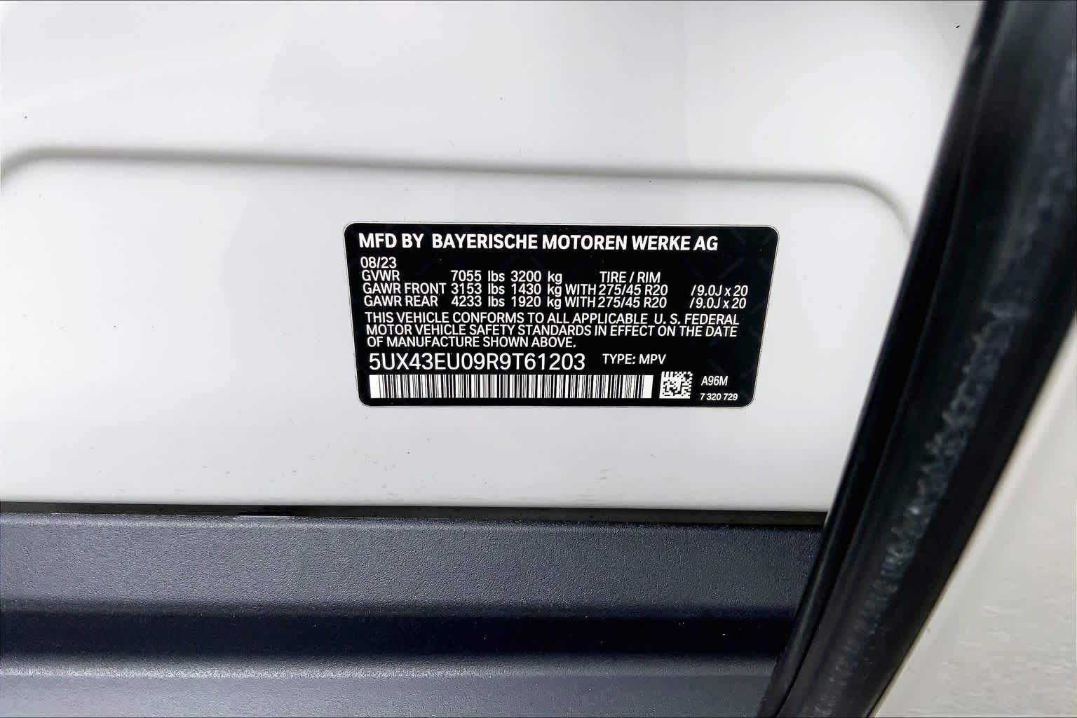Used 2024 Mineral White Metallic BMW xDrive50e image 35