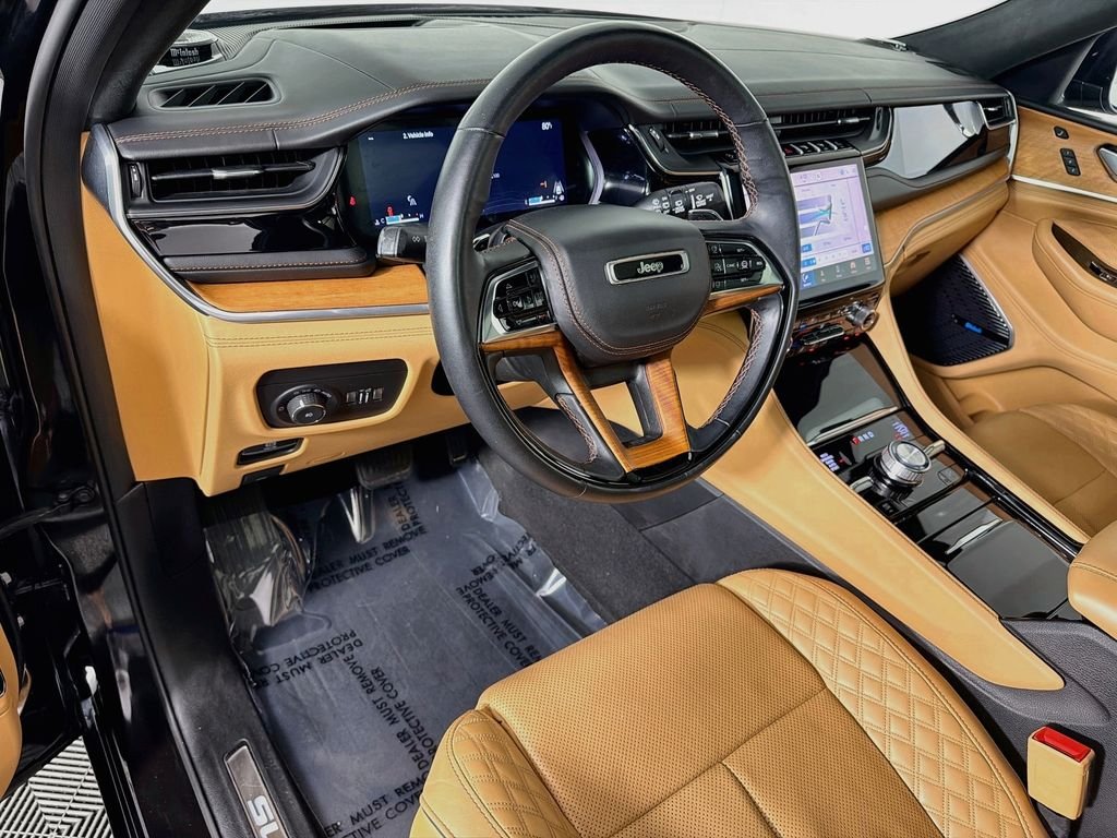 Used 2023 Black Jeep Summit Reserve image 9
