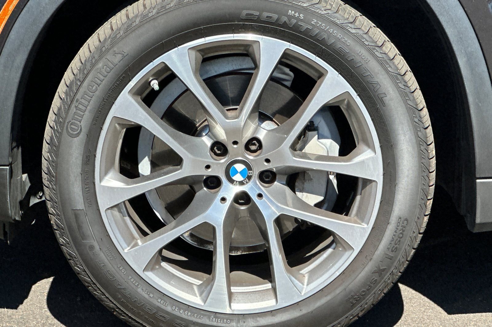 Used 2022 Gray BMW xDrive40i image 33
