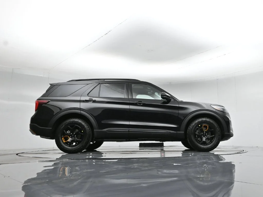 New 2026 Agate Black Metallic Ford Tremor image 49