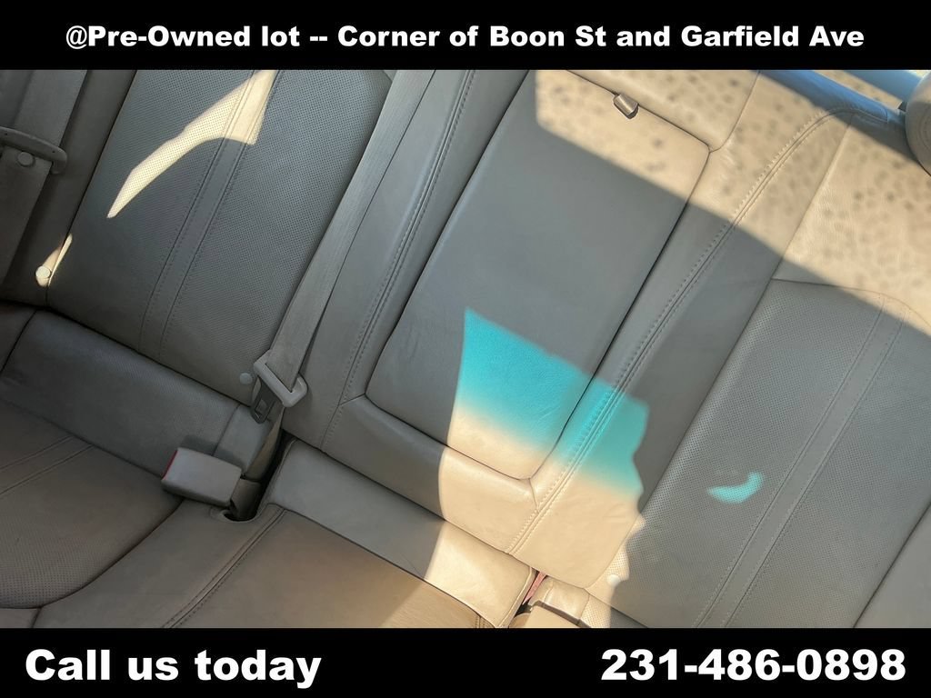 Used 2008 WHITE DIAMOND TRICOAT Cadillac AWD w/1SB image 26