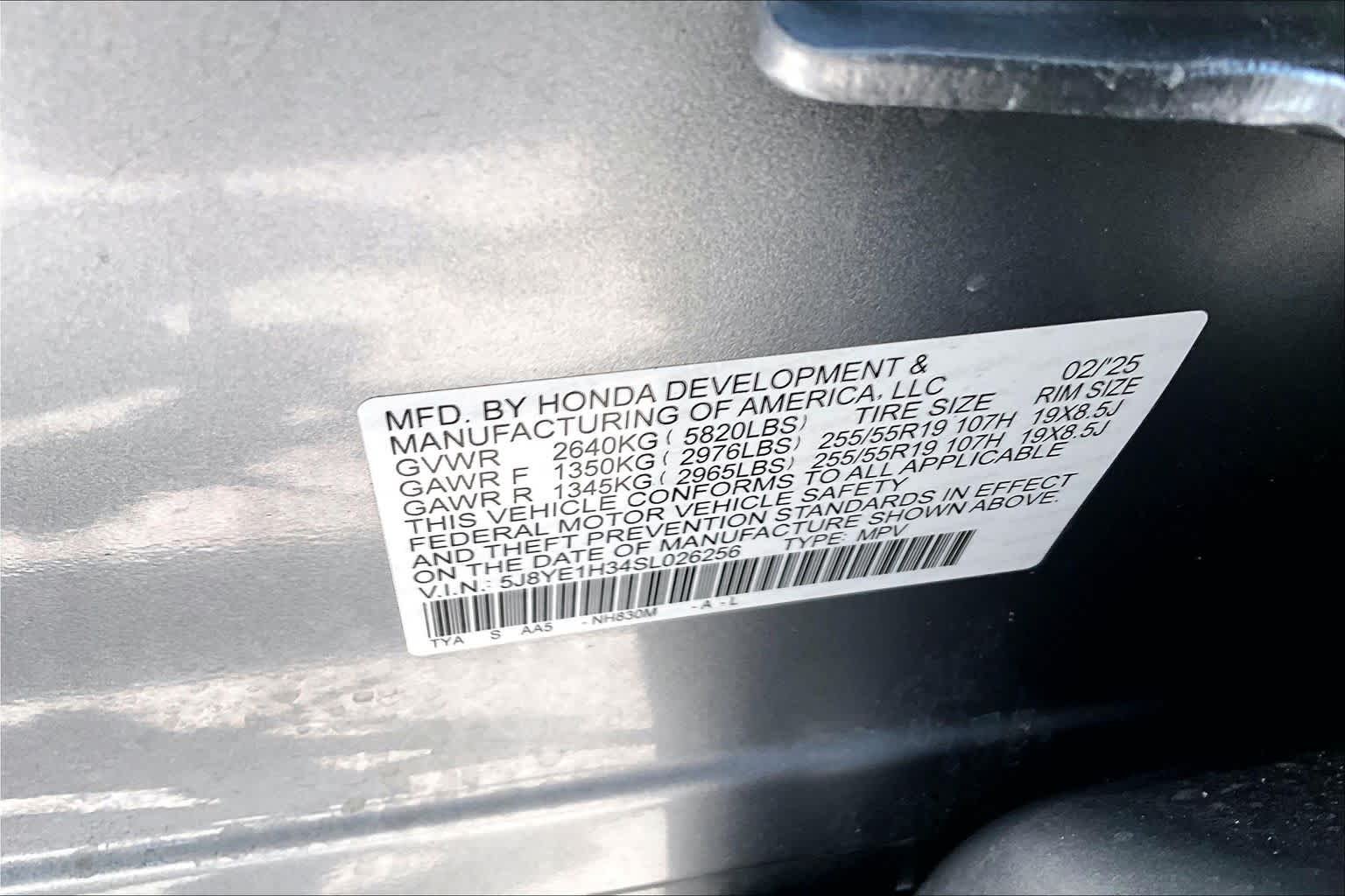 Certified Used 2025 Lunar Silver Metallic Acura SH-AWD image 35
