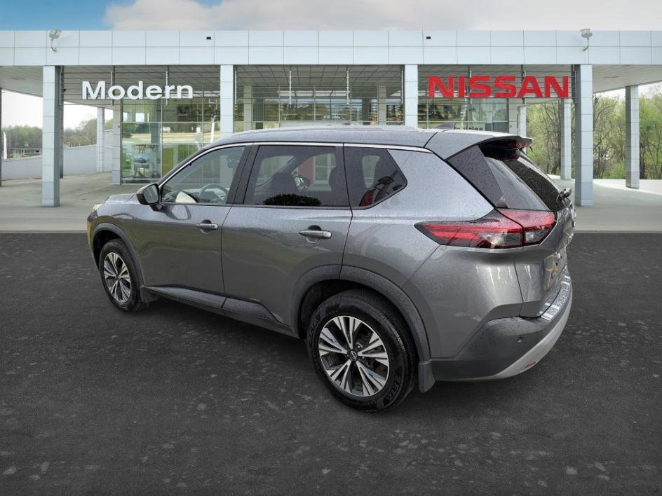 Used 2023 Gun Metallic Nissan SV image 4