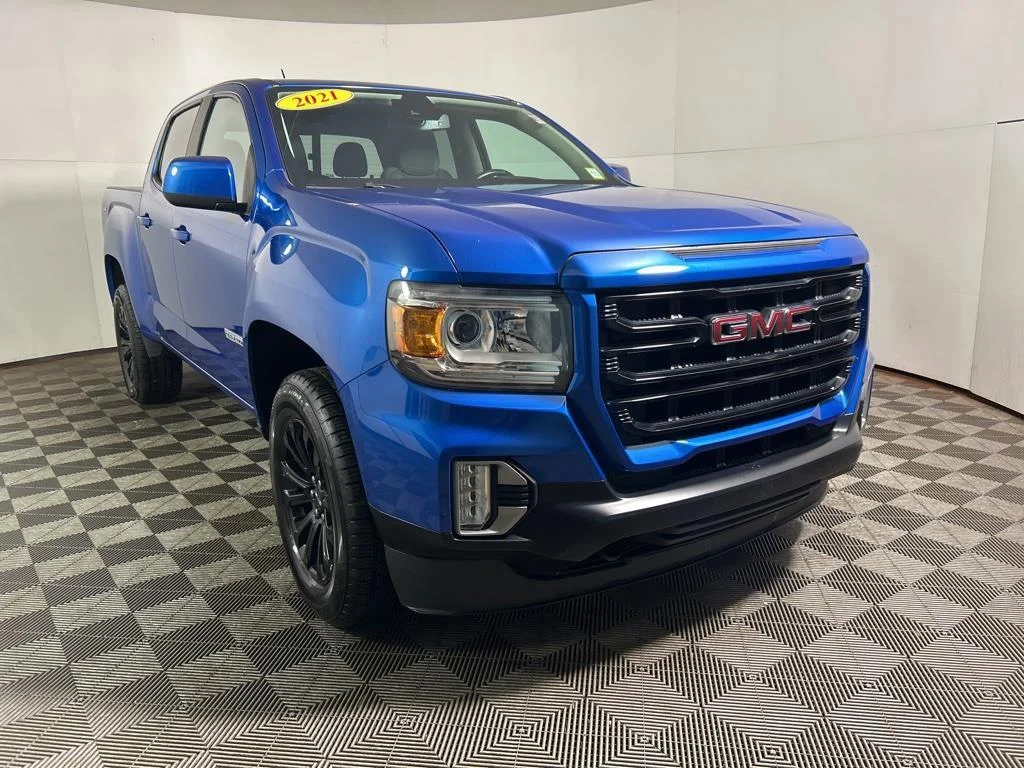 Used 2021 Blue Metallic GMC Elevation image 3