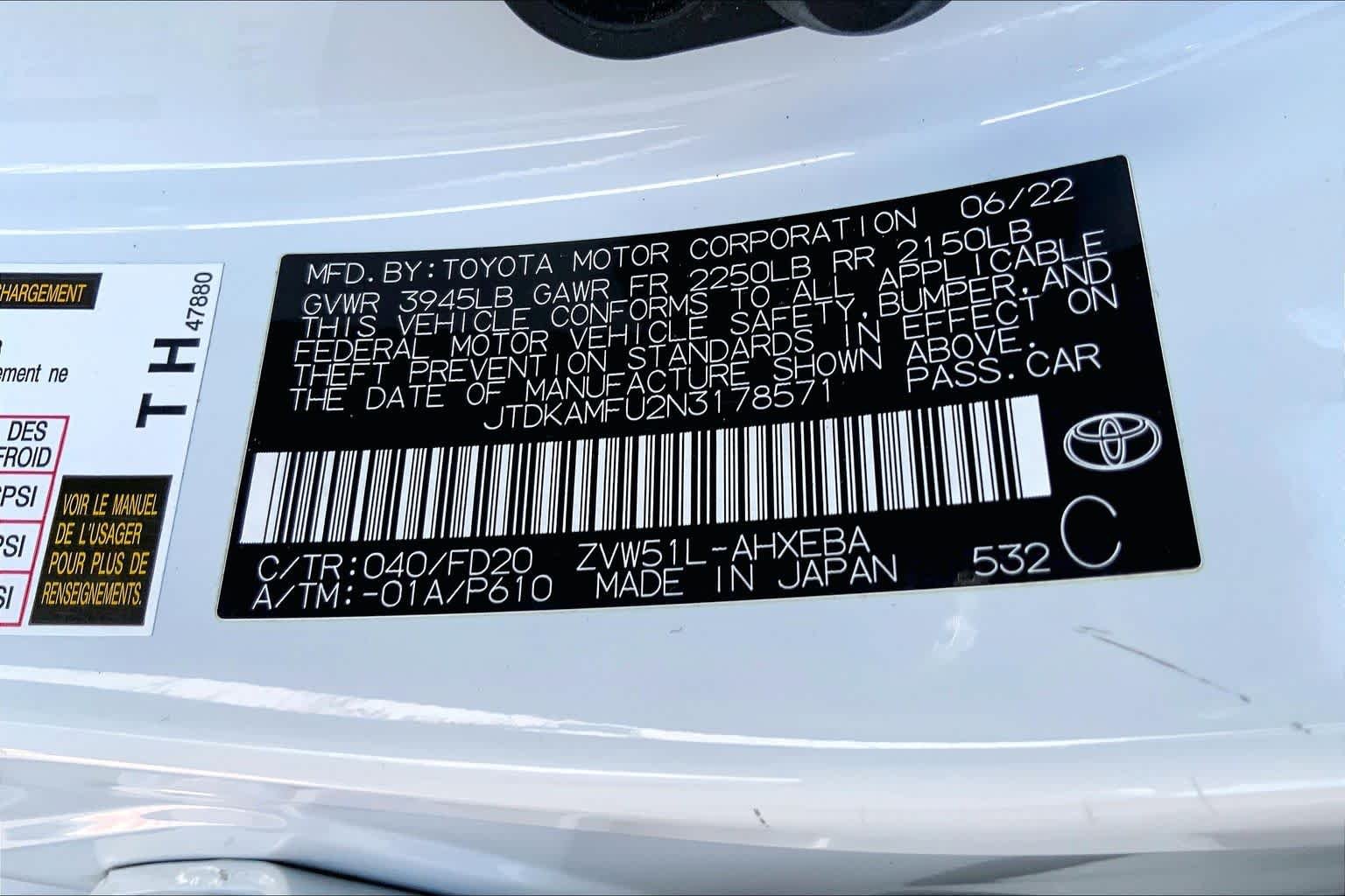 Used 2022 White Toyota LE image 36
