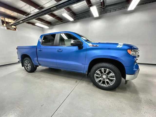 2025 Chevrolet Silverado 1500 LT - Photo 9