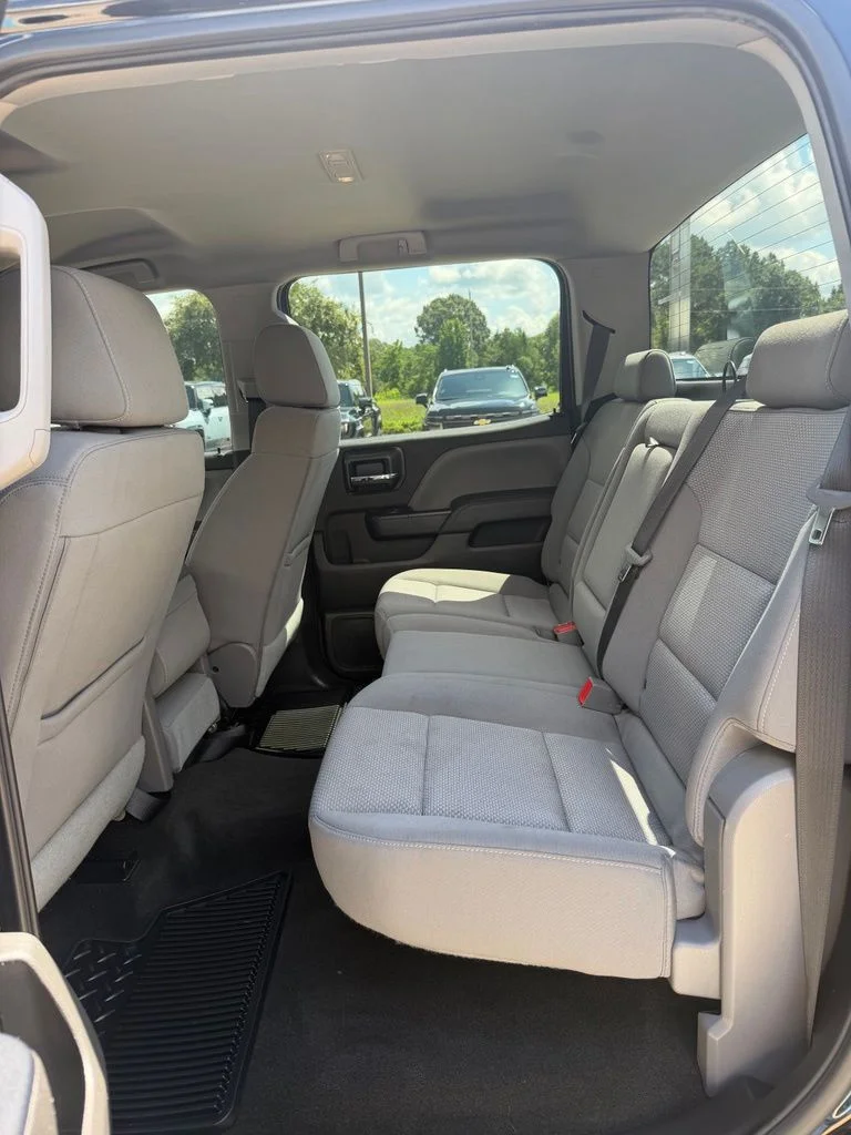 Used 2018 Black Chevrolet Custom image 19