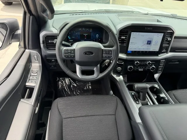 New 2026 Oxford White Ford XLT image 9