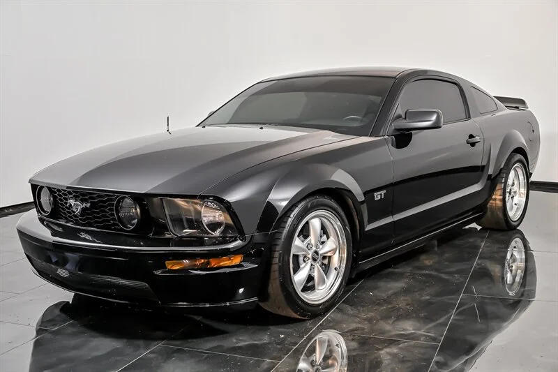 Used 2007 Black Clearcoat Ford GT Premium image 5
