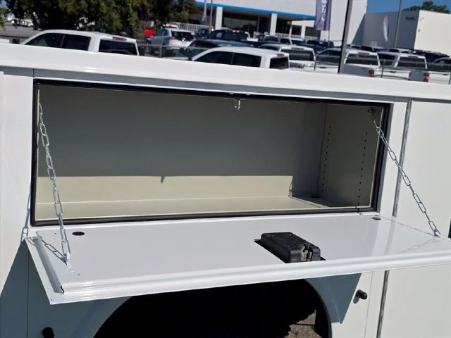 New 2026 Summit White Chevrolet WT image 27
