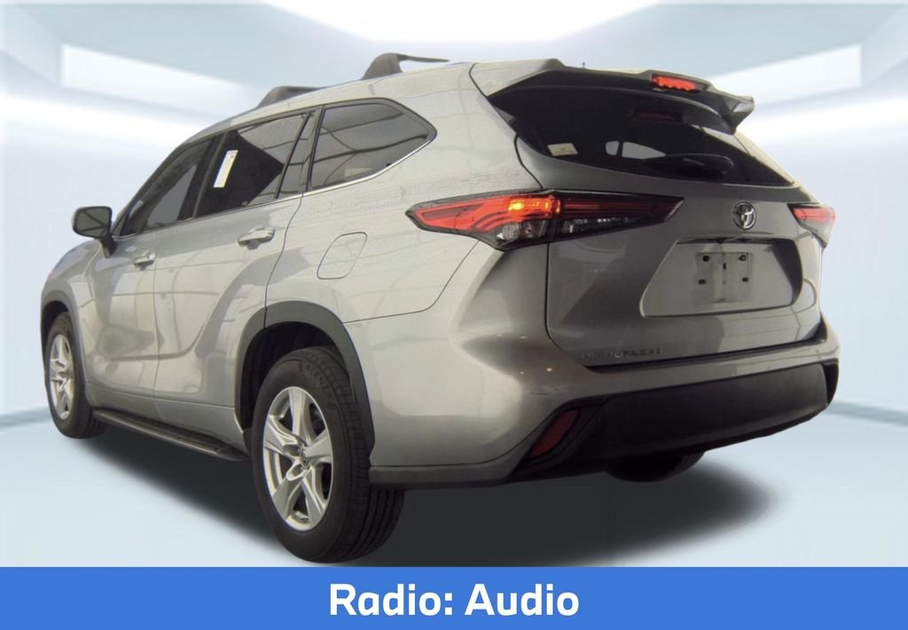 Used 2022 Silver Toyota L image 4