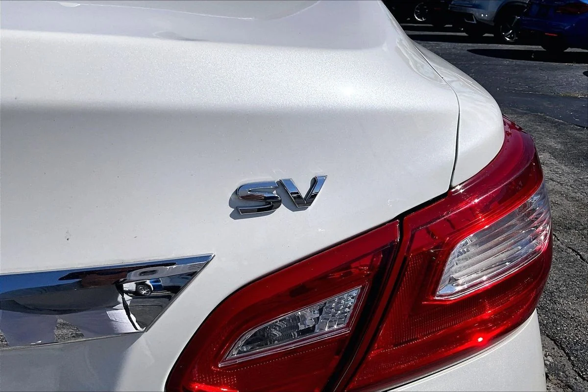 Used 2016 White Nissan 2.5 SV image 24