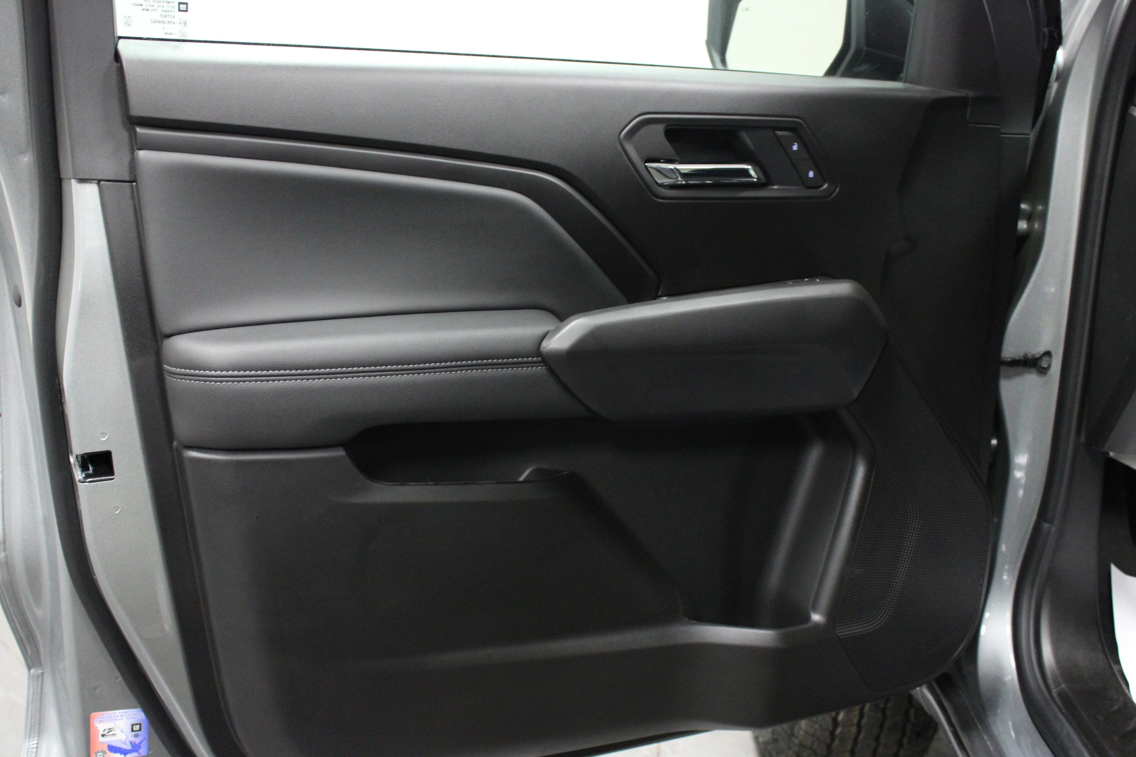 New 2026 Ebony Twilight Metallic GMC Elevation image 11
