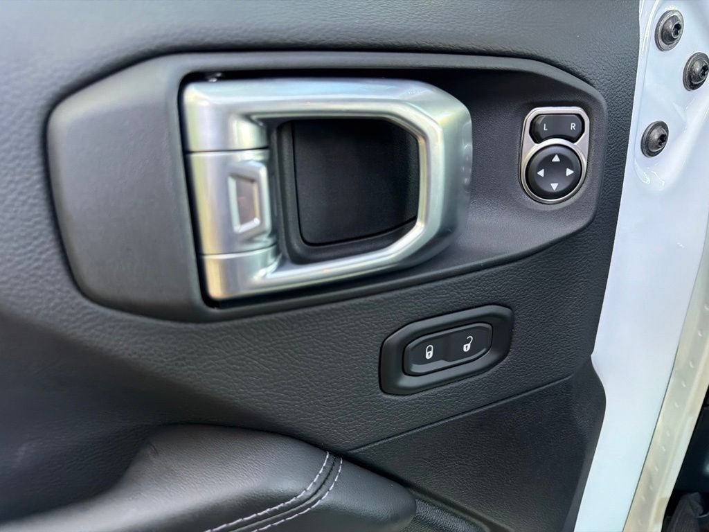 New 2026 Bright White Clearcoat Jeep Rewind Special Edition image 31