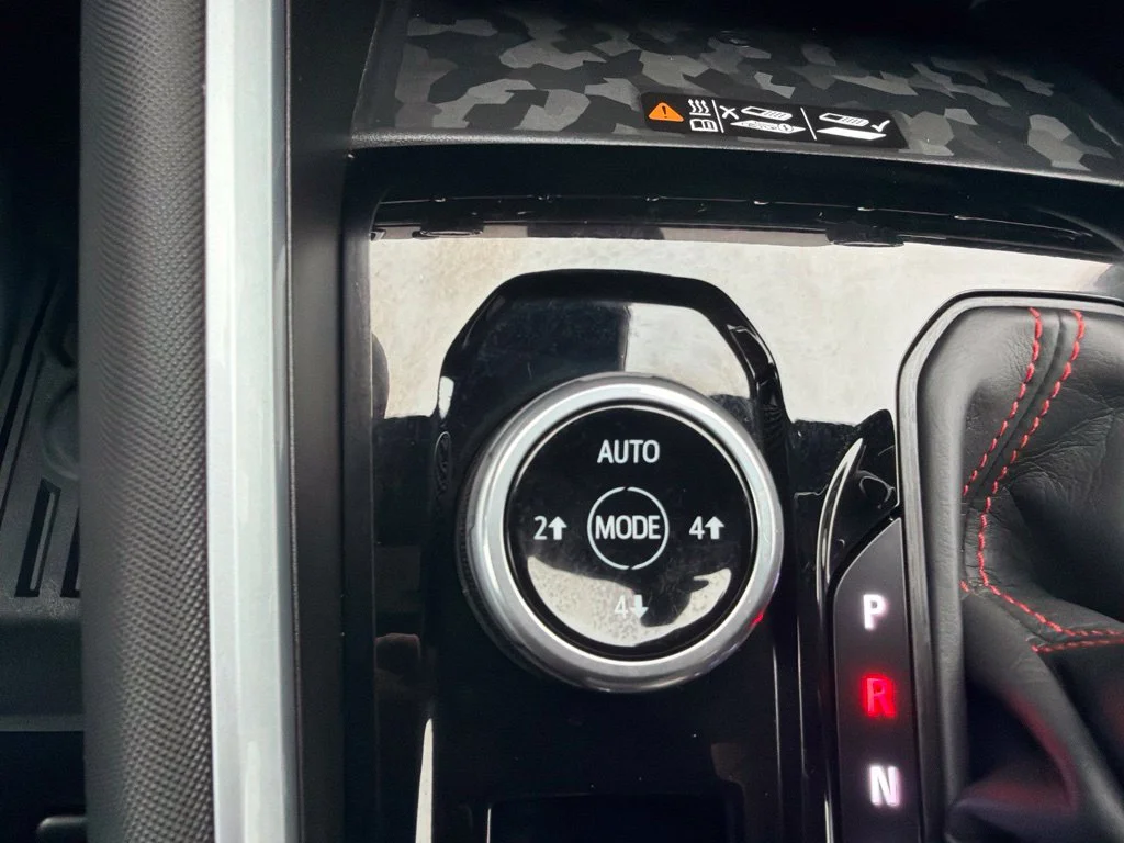 Used 2024 Summit White Chevrolet Z71 image 18