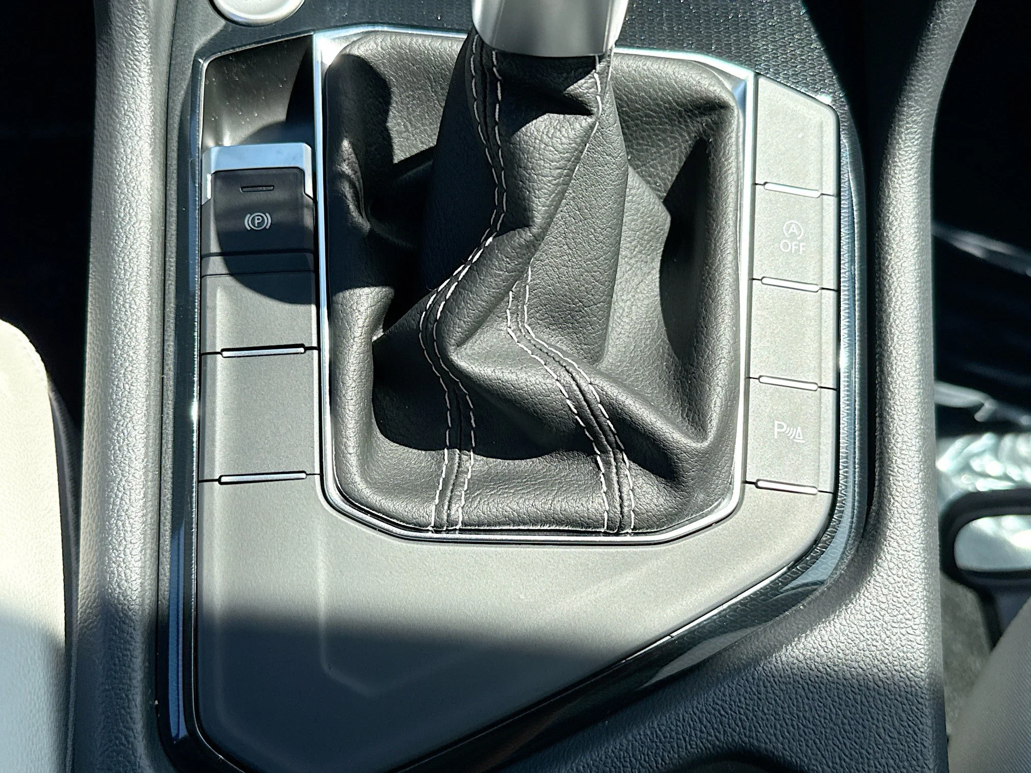 New 2026  Volkswagen SE image 27