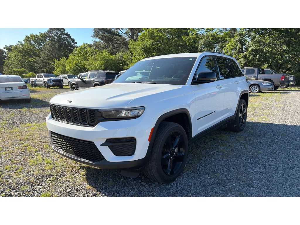 2023 Jeep Grand Cherokee Altitude 4x4's photo