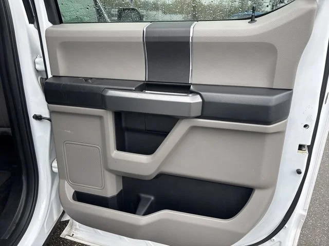 Used 2017 Oxford White Ford XLT image 11